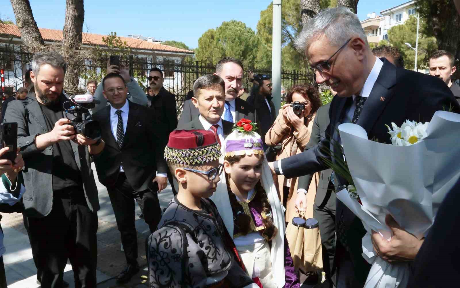 Sağlık Bakanı Memişoğlu Muğla’da açıkladı: "Muğla’da şehir hastanesi tamamlanmak üzere"
Sağlık Bakanı Memişoğlu Muğla’da açıkladı: "Muğla’da şehir hastanesi tamamlanmak üzere"
