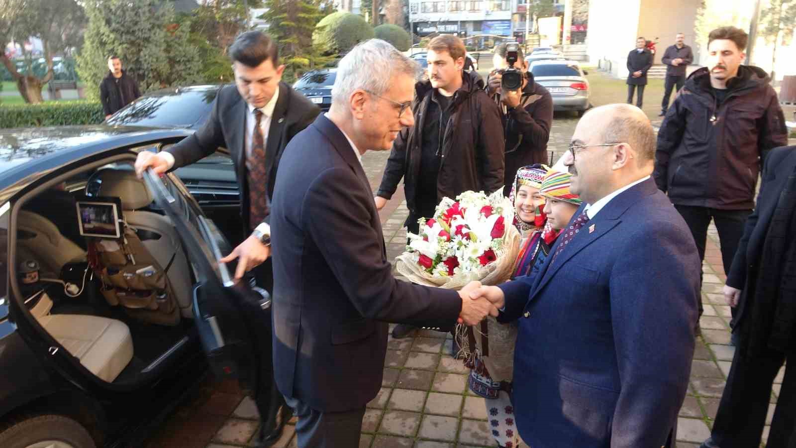 Sağlık Bakanı Memişoğlu: "Üçte biri sigara içen bir toplumda yaşamak istemiyoruz"
Sağlık Bakanı Memişoğlu: "Üçte biri sigara içen bir toplumda yaşamak istemiyoruz"
