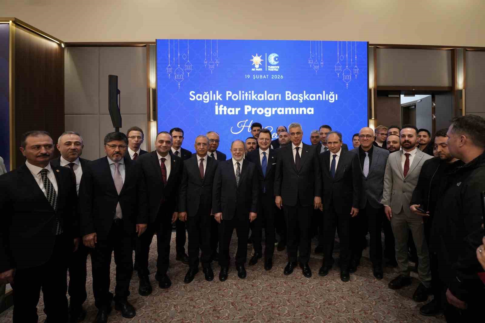 Sağlık çalışanları iftar sofrasında buluştu
Sağlık çalışanları iftar sofrasında buluştu