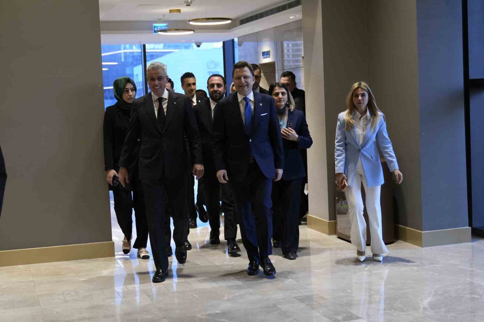 Sağlık çalışanları iftar sofrasında buluştu
Sağlık çalışanları iftar sofrasında buluştu