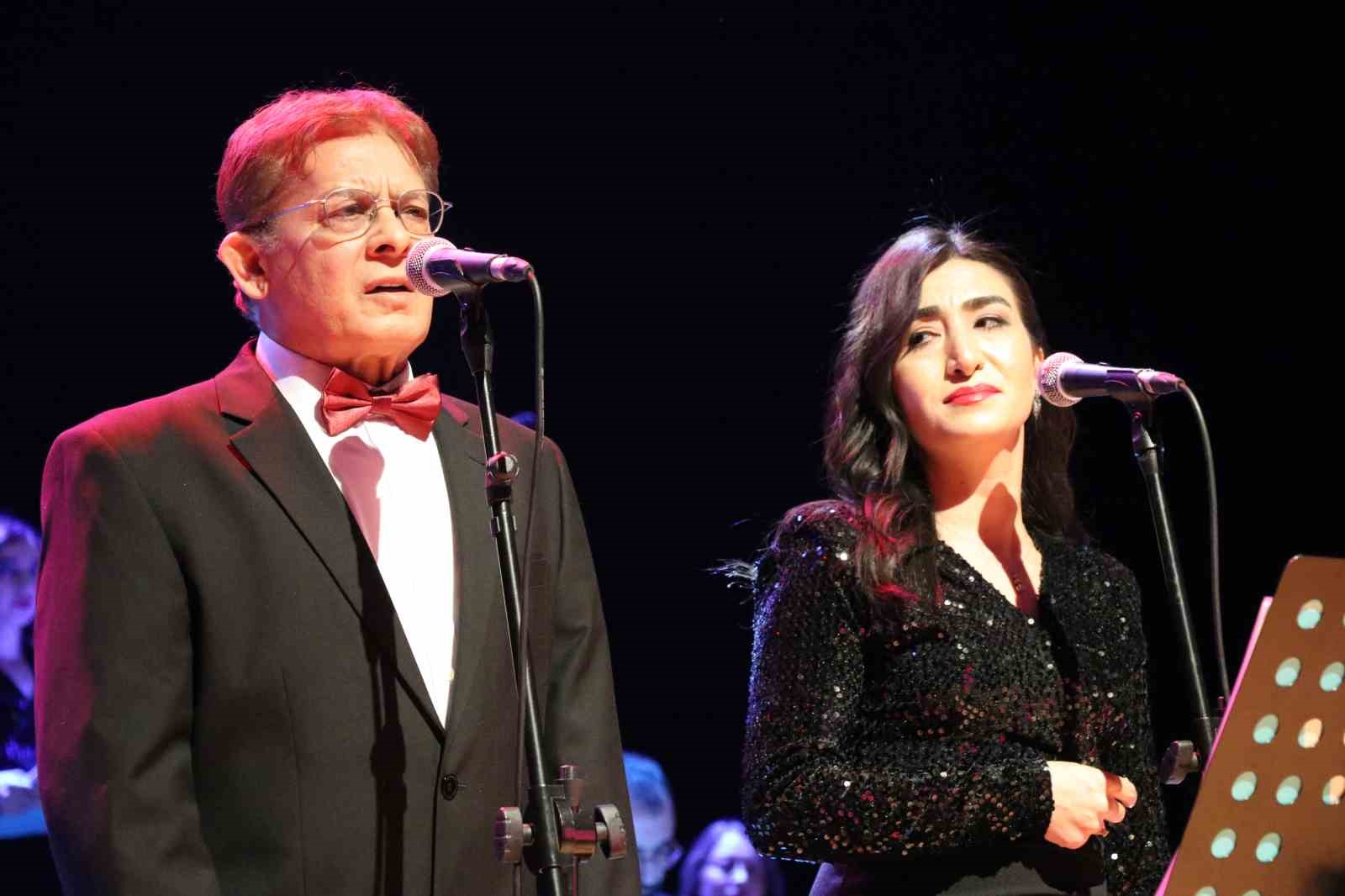 Sağlık çalışanları koro oluşturdu, Türk halk müzikleri seslendirildi
