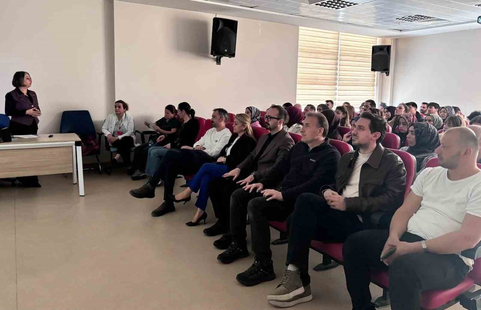 Sağlık çalışanlarına hukuki sorumluluk eğitimi
