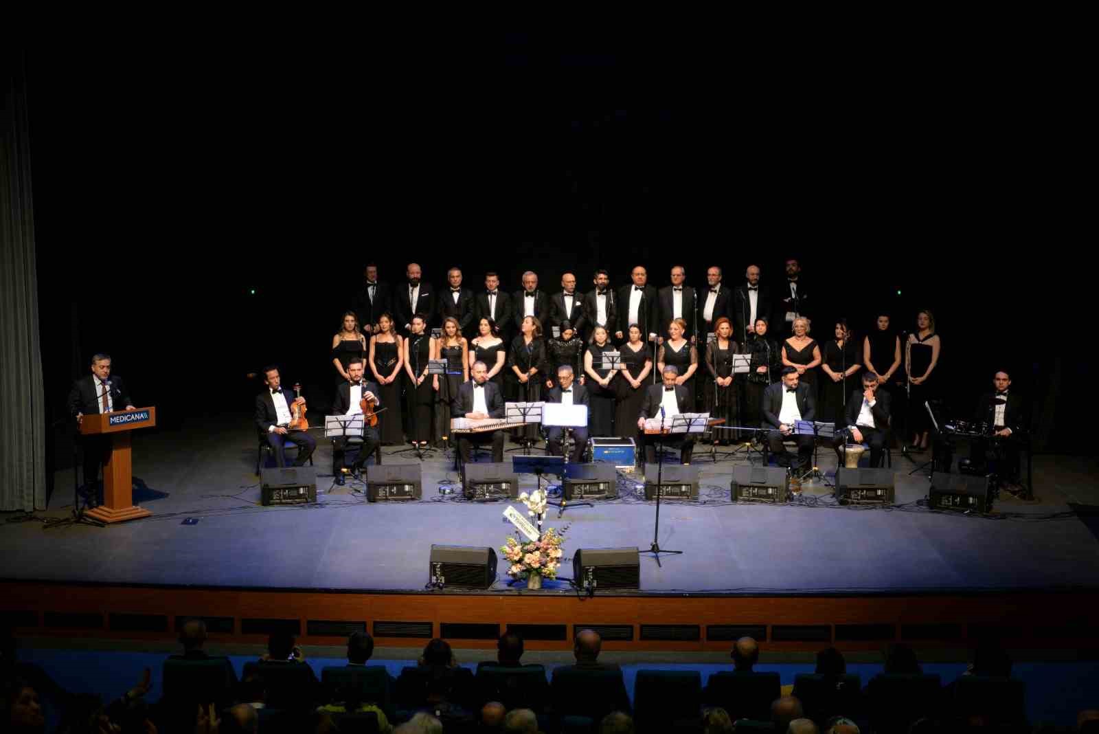 Sağlık çalışanlarından Bursalı sanatseverlere unutulmaz konser
Sağlık çalışanlarından Bursalı sanatseverlere unutulmaz konser