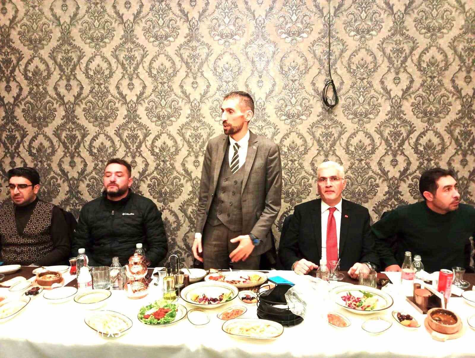 Sağlık-Sen üyeleri iftar programında buluştu
Sağlık-Sen üyeleri iftar programında buluştu