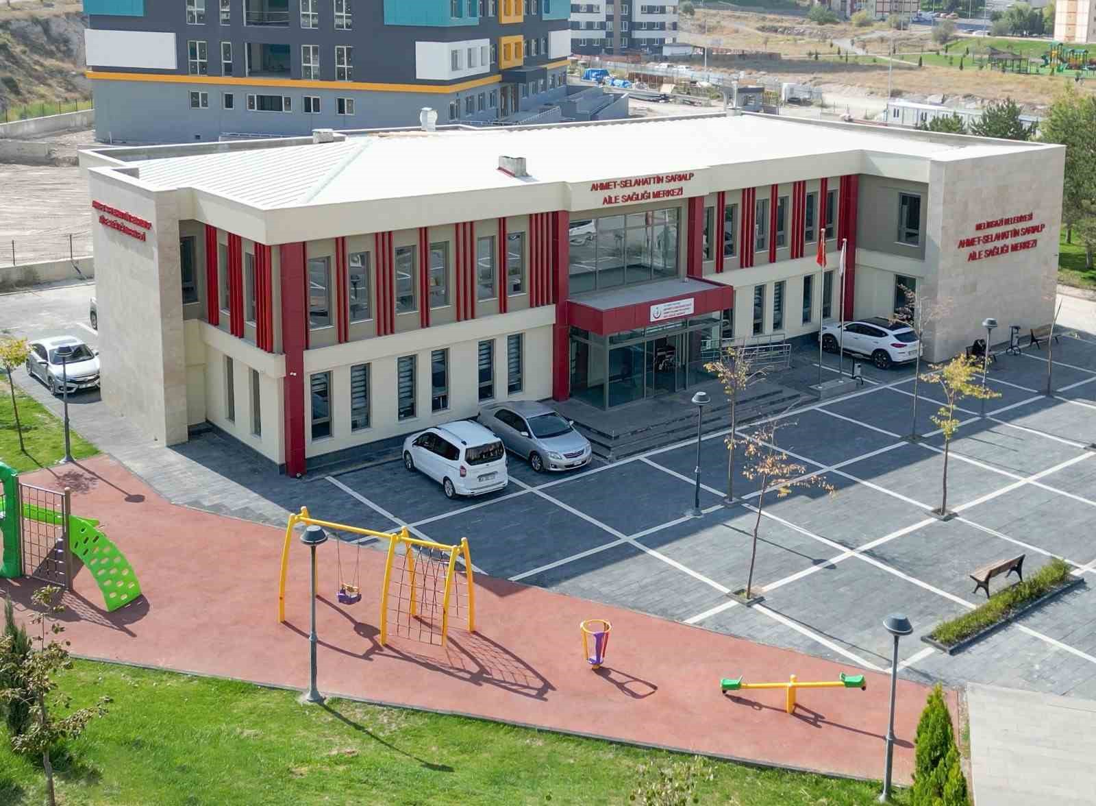 Sağlık yatırımları ile rekor kıran Melikgazi Belediyesi ilçenin geleceğini şekillendiriyor
