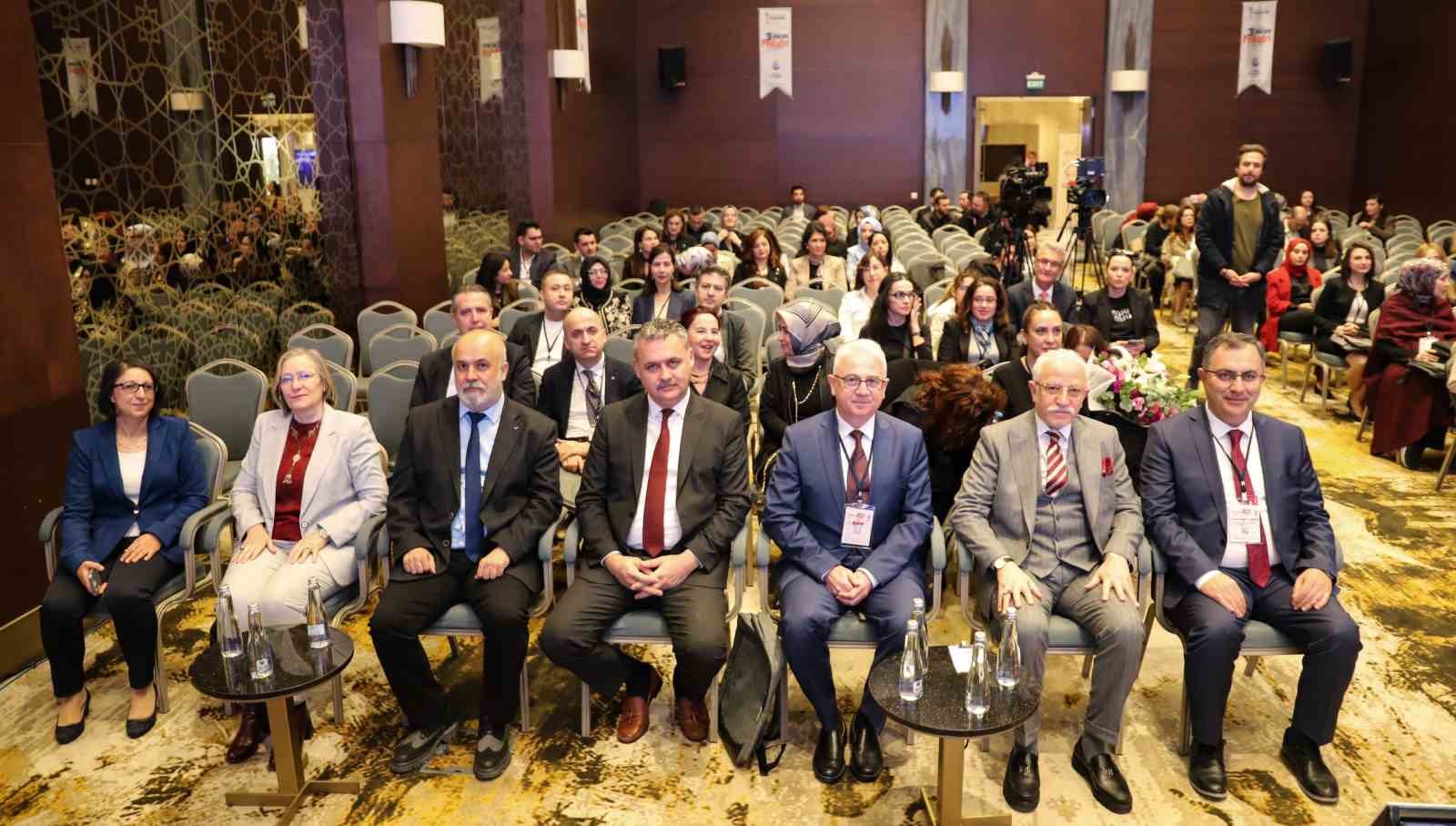 Sağlıklı nesiller için bilim insanları Konya’da buluştu
Sağlıklı nesiller için bilim insanları Konya’da buluştu