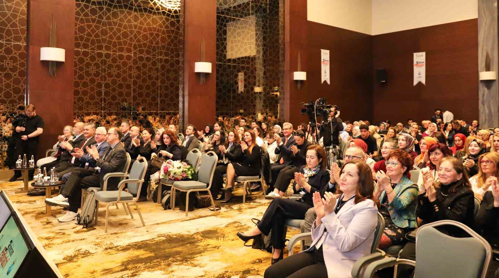 Sağlıklı nesiller için bilim insanları Konya’da buluştu
Sağlıklı nesiller için bilim insanları Konya’da buluştu