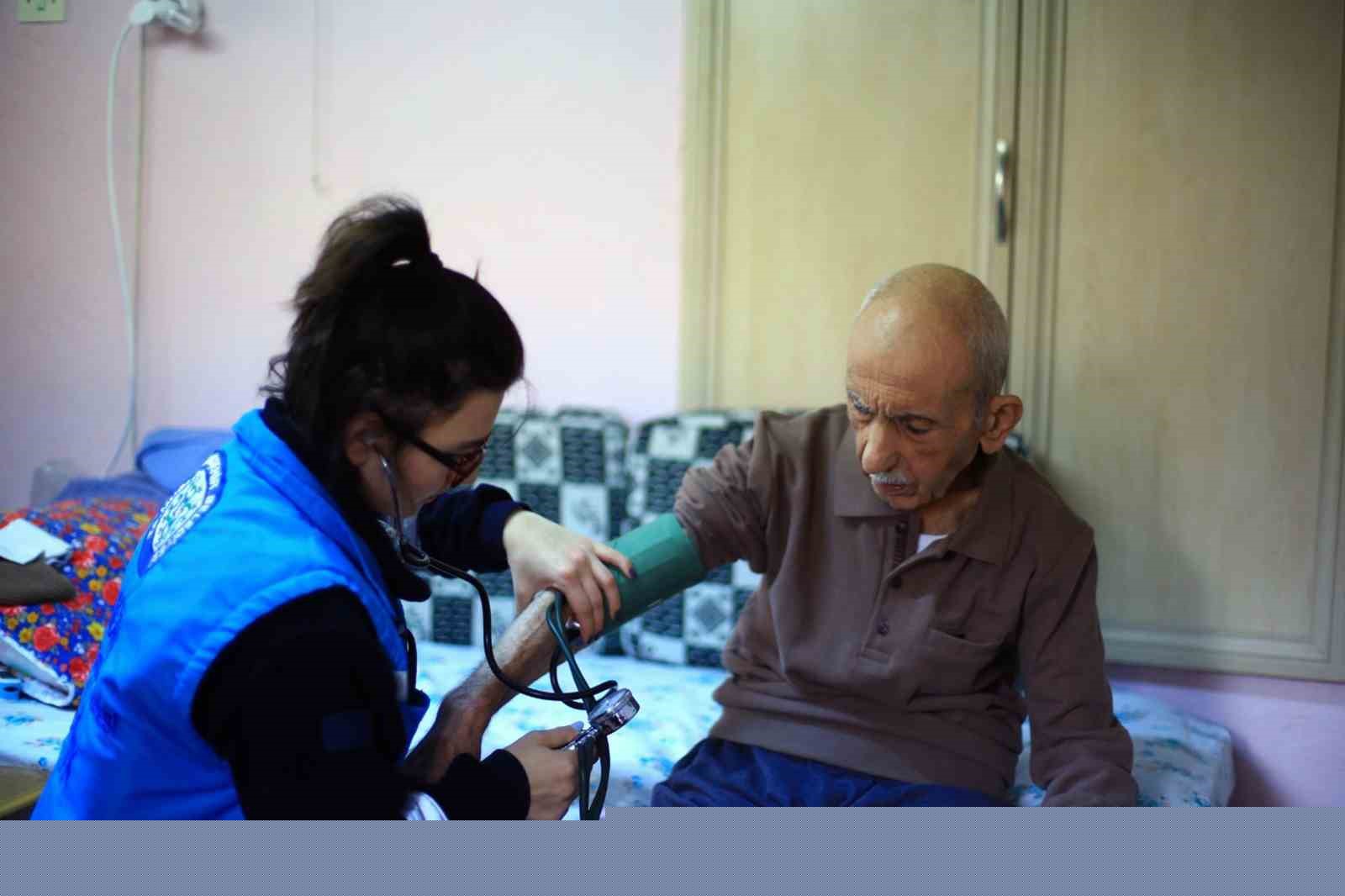 Sağlıkta erişim artıyor, hizmet güçleniyor
Sağlıkta erişim artıyor, hizmet güçleniyor