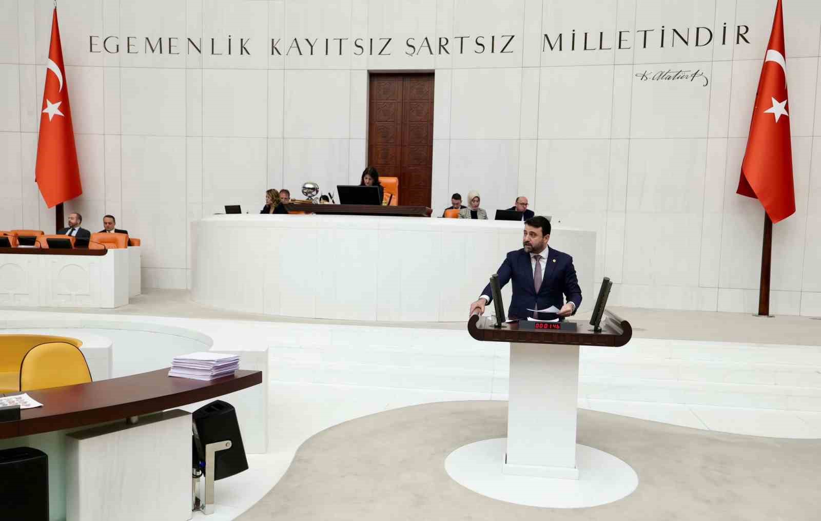 Şahin: "Bizler seçimle iktidara geldik"
Şahin: "Bizler seçimle iktidara geldik"