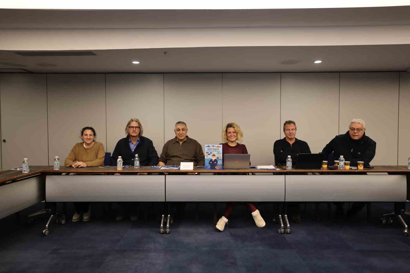 Şahin Kaptan, çocuklara balığı sevdirmek için yola çıktı
Şahin Kaptan, çocuklara balığı sevdirmek için yola çıktı