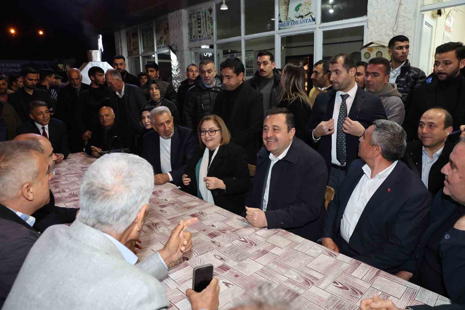 Şahin, Karkamış’ta vatandaşlarla iftarda buluştu
