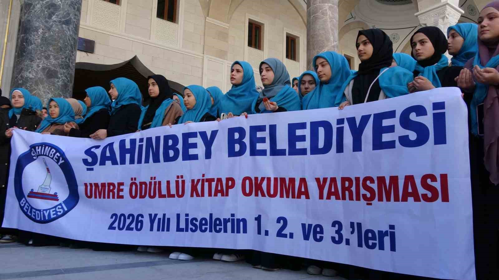 Şahinbey Belediyesi 175 öğrenciyi daha umreye gönderdi
