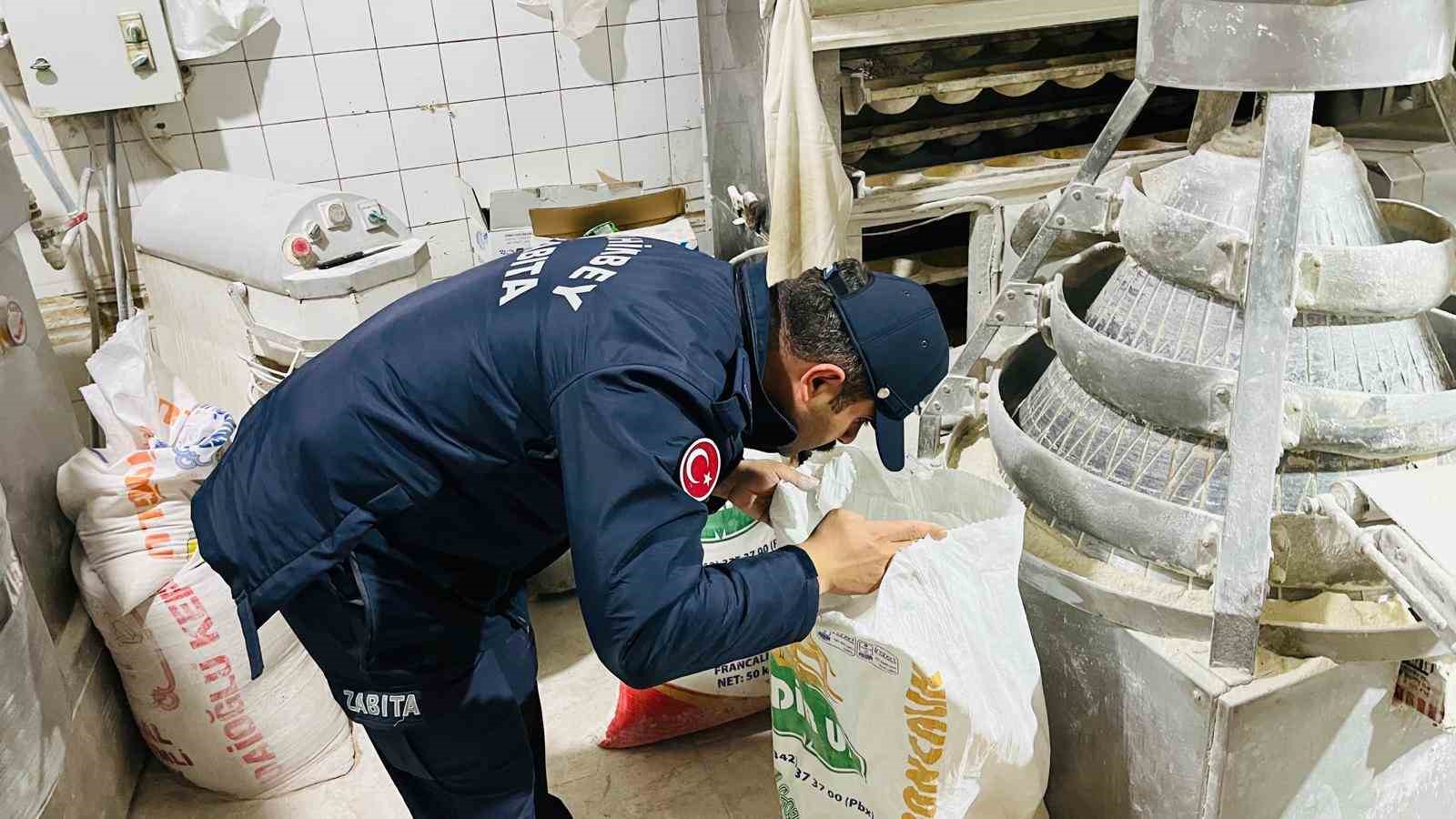 Şahinbey Belediyesi zabıta ekiplerinden gece denetimi
