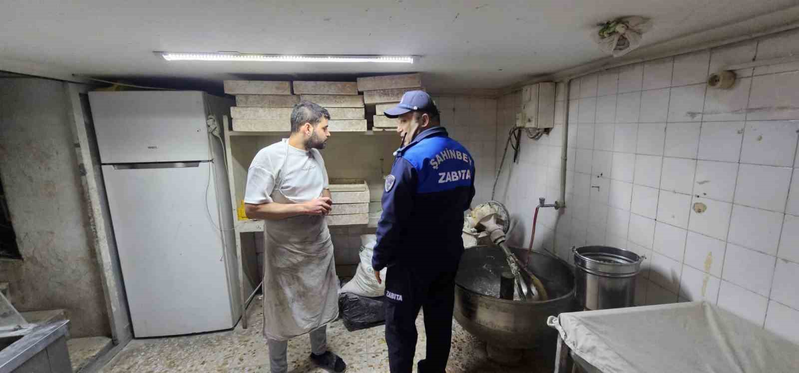 Şahinbey Belediyesi zabıta ekiplerinden gece denetimi
