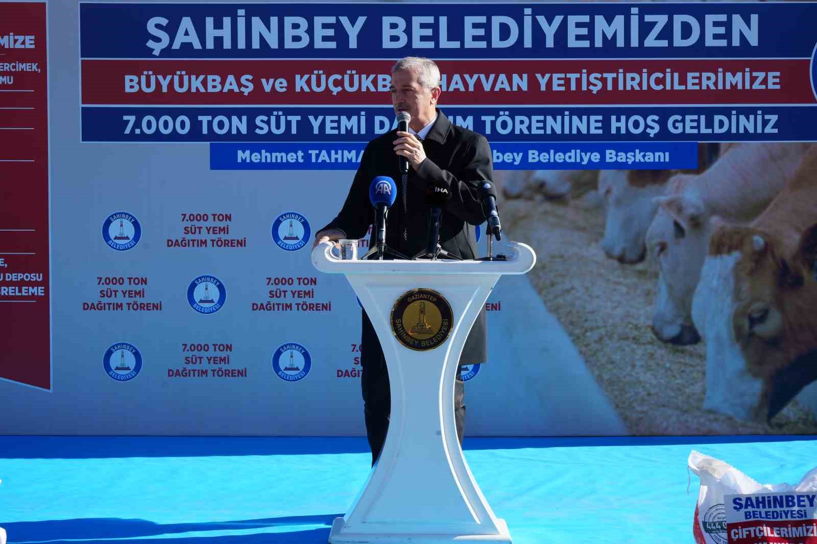 Şahinbey Belediyesinden hayvan yetiştiricilerine 7 bin ton yem desteği
