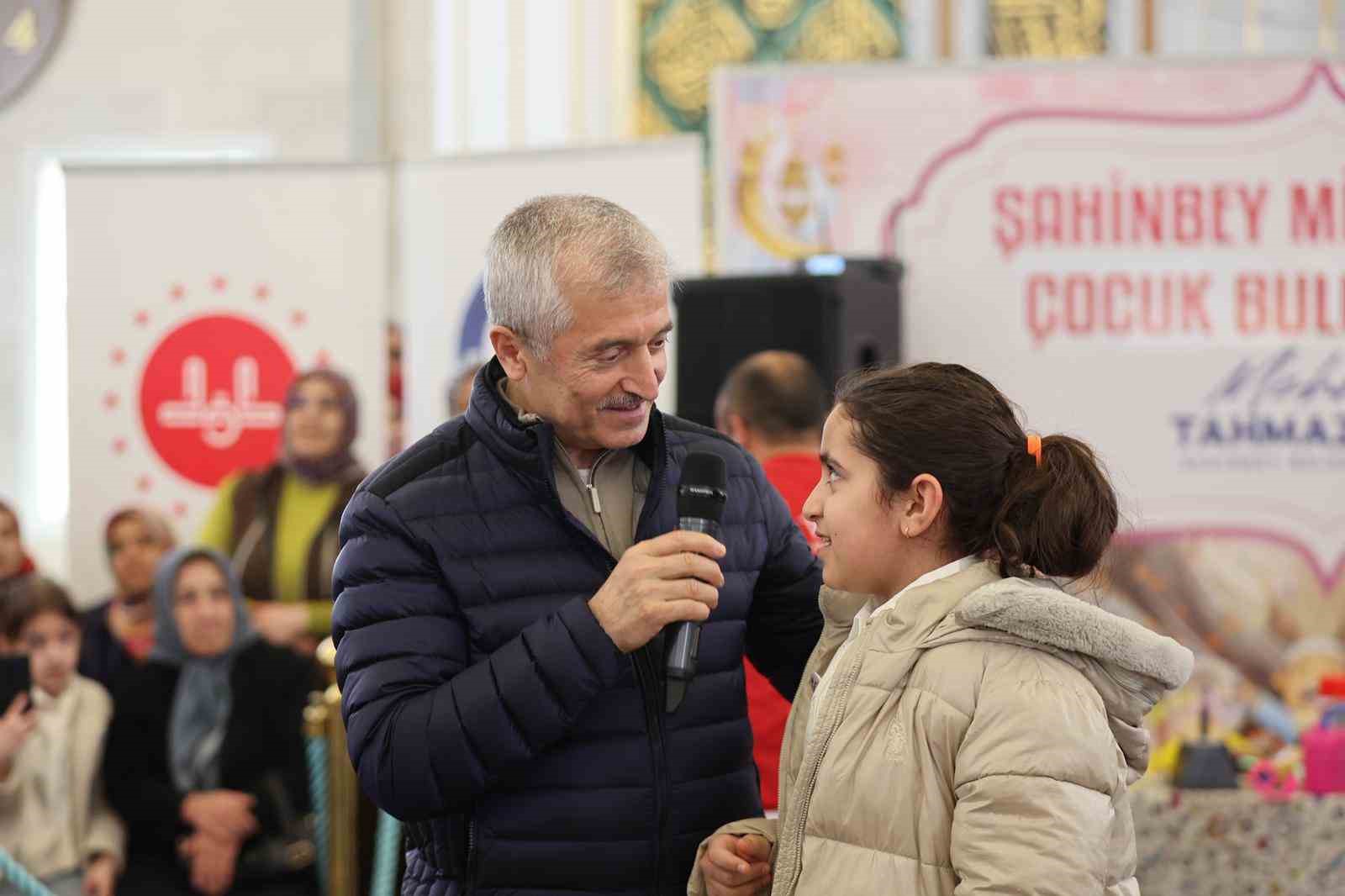 Şahinbey Millet Camii’nde çocuk sesleri
