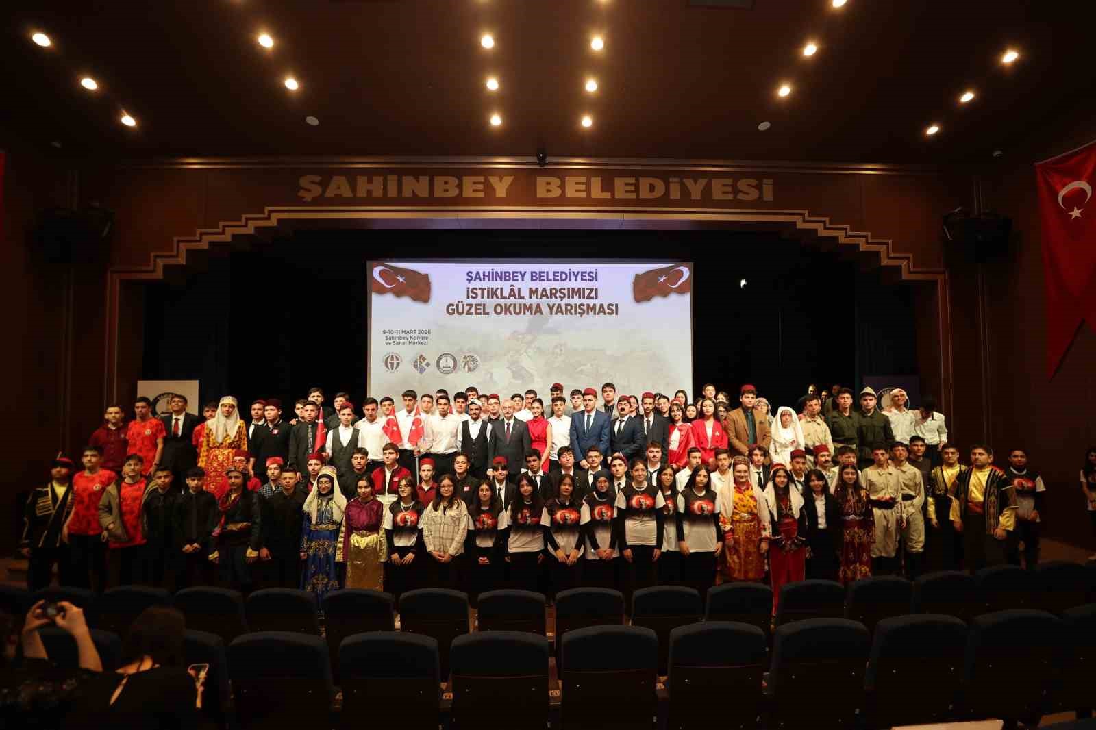 Şahinbeyli öğrenciler İstiklal Marşını en güzel okumak için yarıştı
