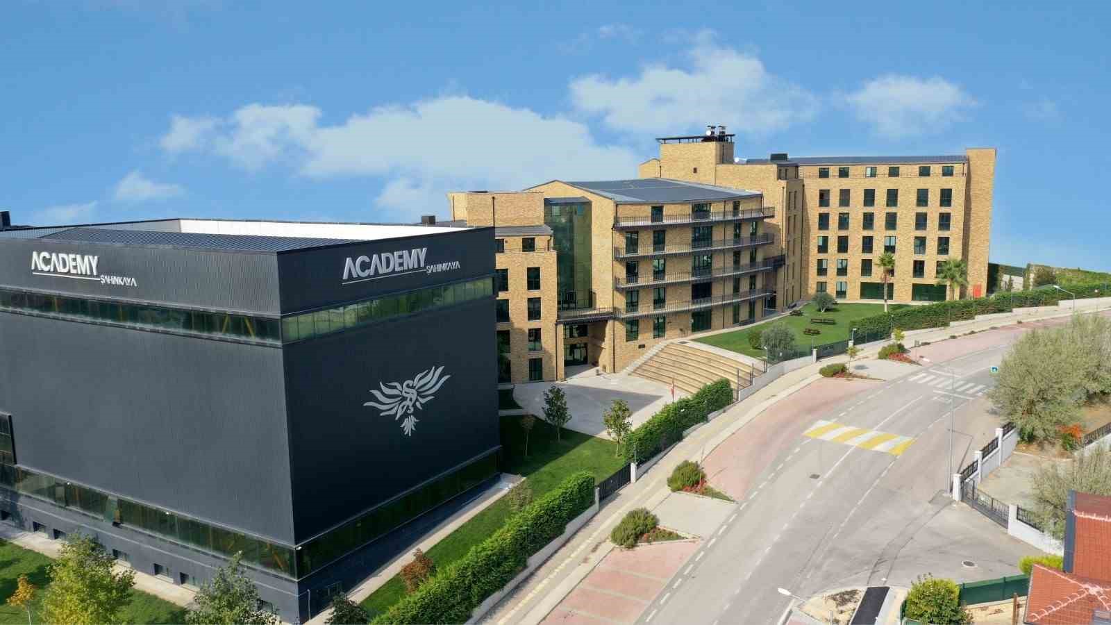 Şahinkaya’dan başarılı öğrencilere burs imkanı
Şahinkaya’dan başarılı öğrencilere burs imkanı