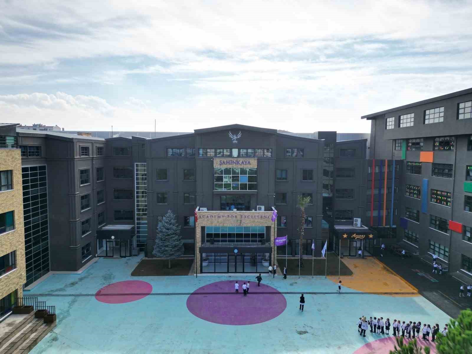 Şahinkaya’dan başarılı öğrencilere burs imkanı
Şahinkaya’dan başarılı öğrencilere burs imkanı