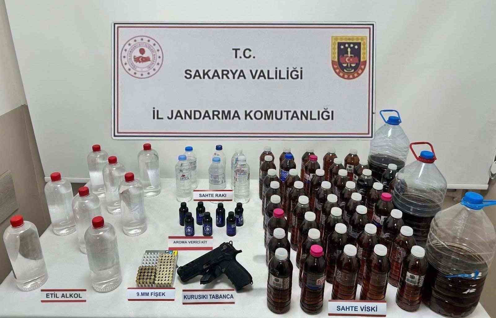 Sahte alkolleri piyasaya sürecekti, jandarma yakaladı

