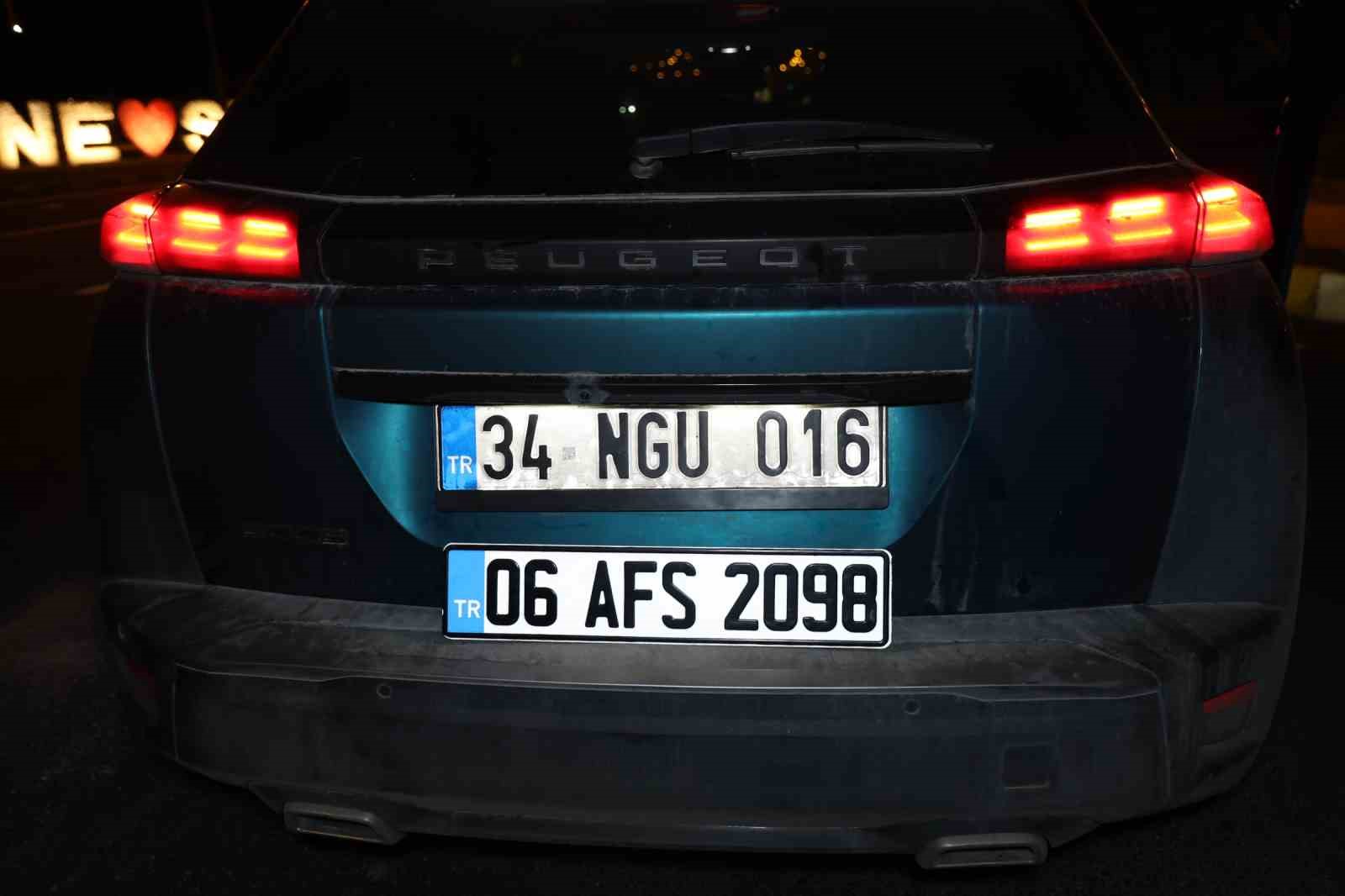 Sahte altın ile 15 kişiyi dolandırmışlar: 2 gözaltı
Sahte altın ile 15 kişiyi dolandırmışlar: 2 gözaltı