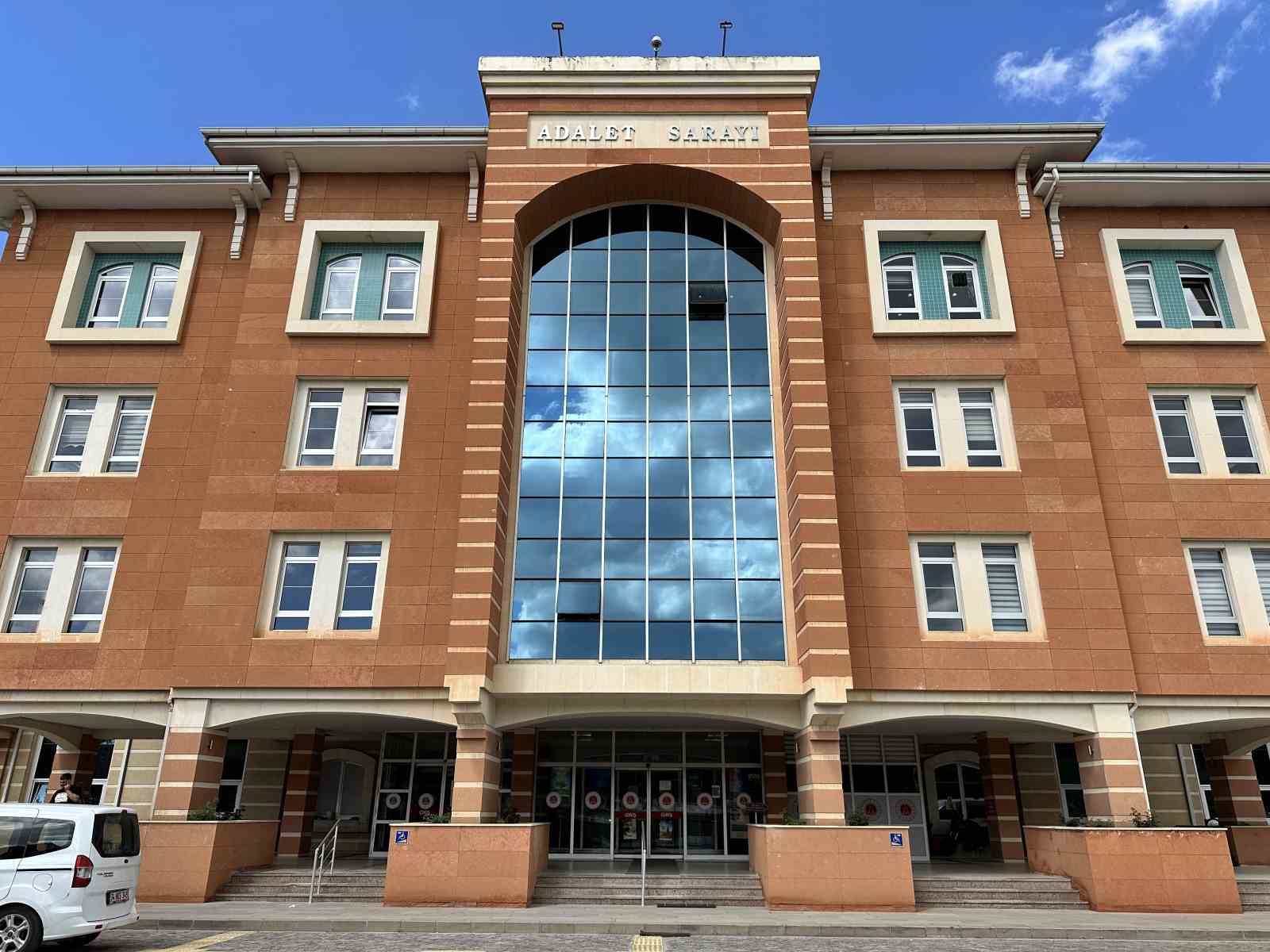 ’Sahte avukat’ dolandırıcılığı davasında sanığa 5 ay hapis cezası
