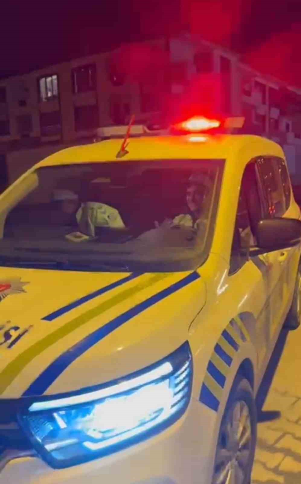 Sahte ihbarla polis haftasını kutladılar
