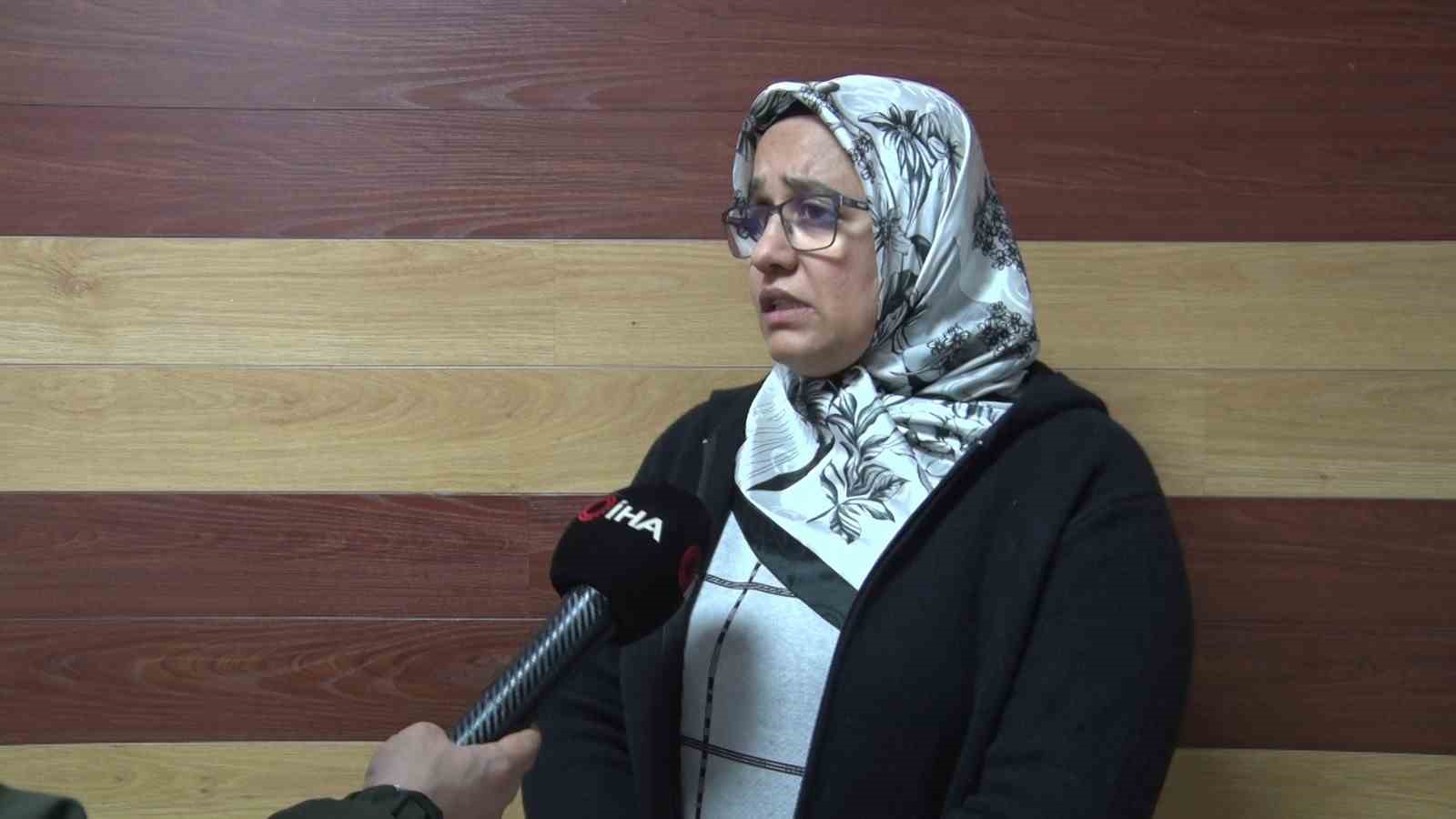 Sahte jandarma komutanı, öğretmeni 770 bin lira dolandırdı
Sahte jandarma komutanı, öğretmeni 770 bin lira dolandırdı