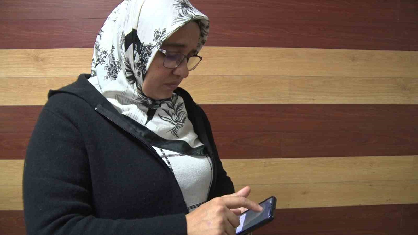 Sahte jandarma komutanı, öğretmeni 770 bin lira dolandırdı
Sahte jandarma komutanı, öğretmeni 770 bin lira dolandırdı