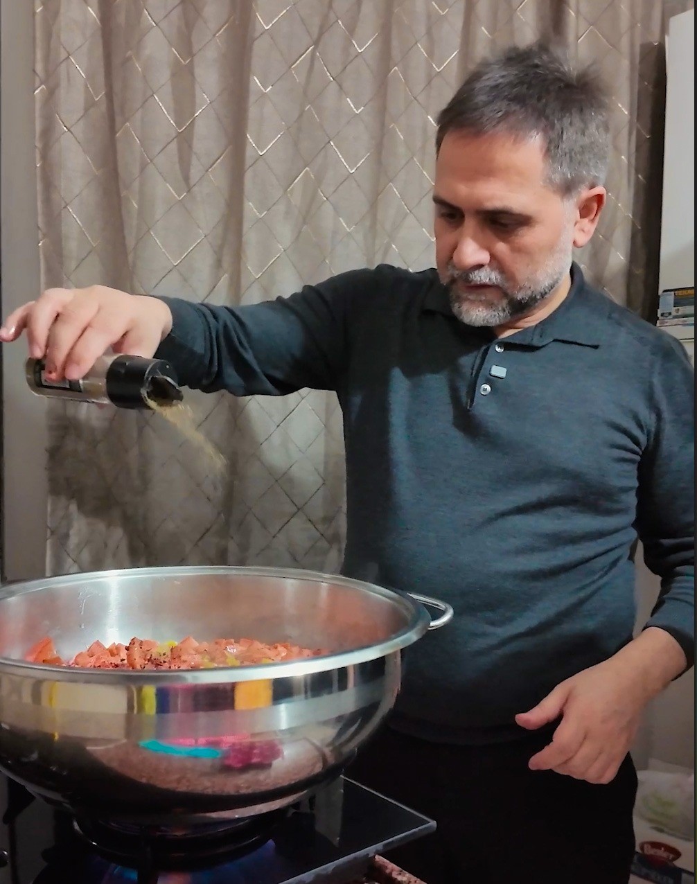 Sahur sofrasında öğrencileri yalnız bırakmadı
