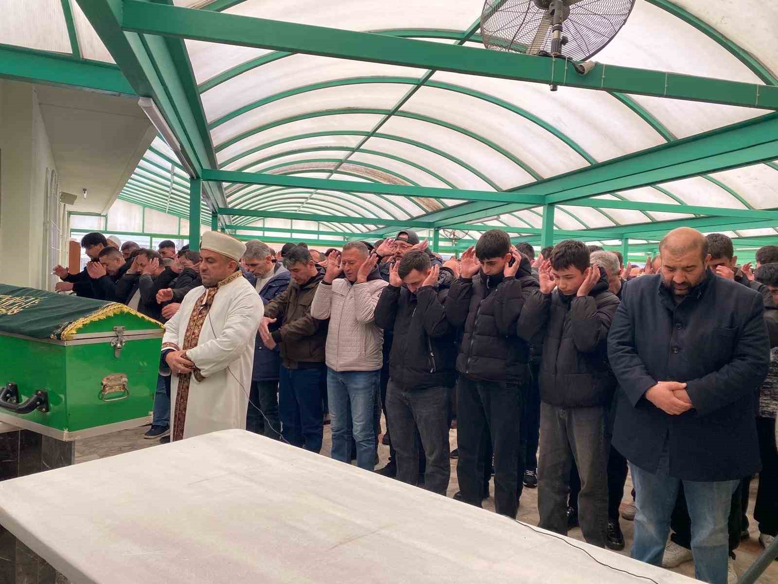 Sahurda fenalaştı, hastanede hayatını kaybetti
