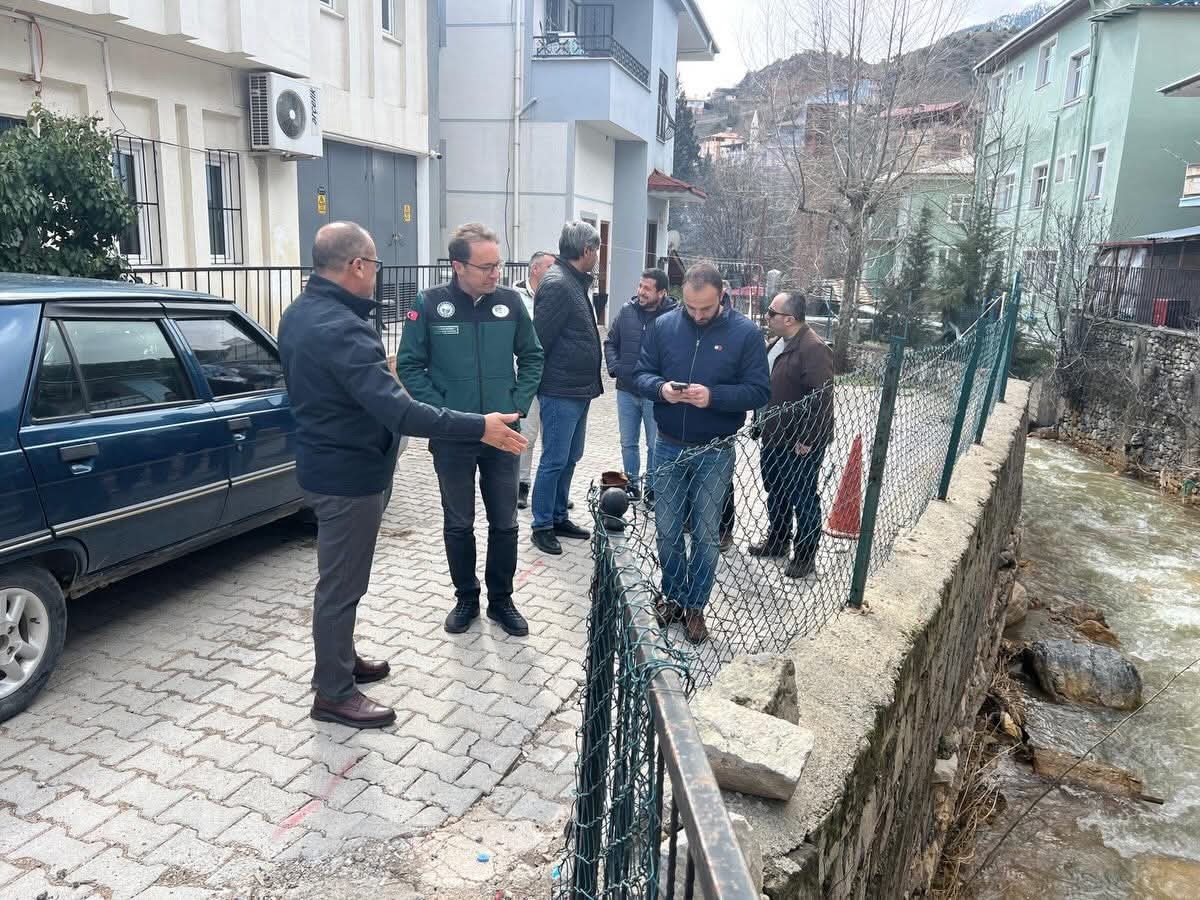 Saimbeyli’de dere ıslahı çalışmaları için saha incelemeleri gerçekleştirildi
