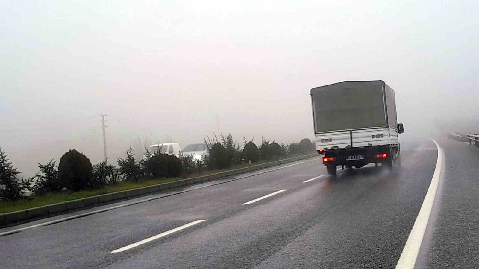 Sakar rampasında yoğun sis: Görüş mesafesi 5 metreye düştü
