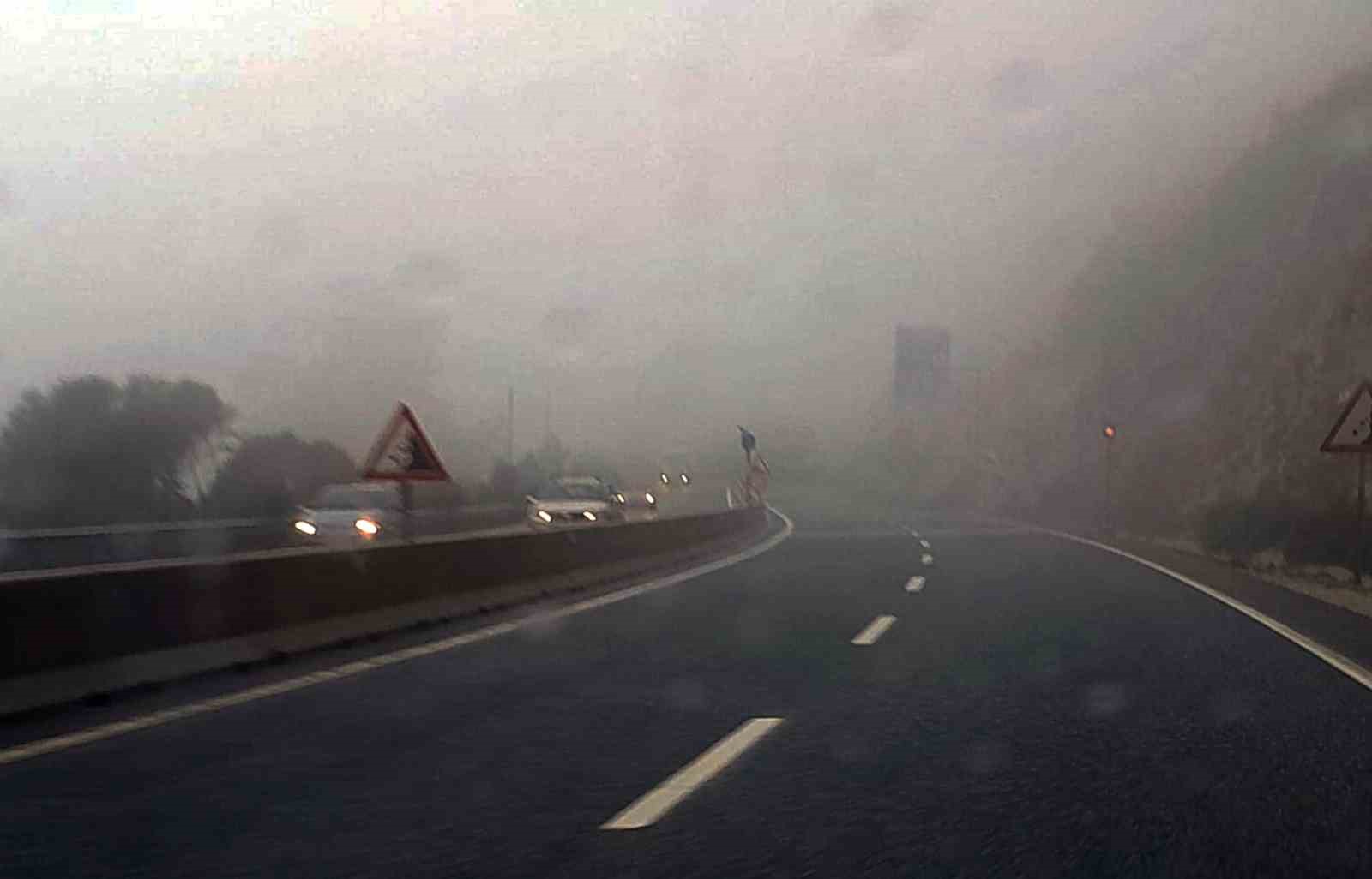 Sakar rampasında yoğun sis: Görüş mesafesi 5 metreye düştü
