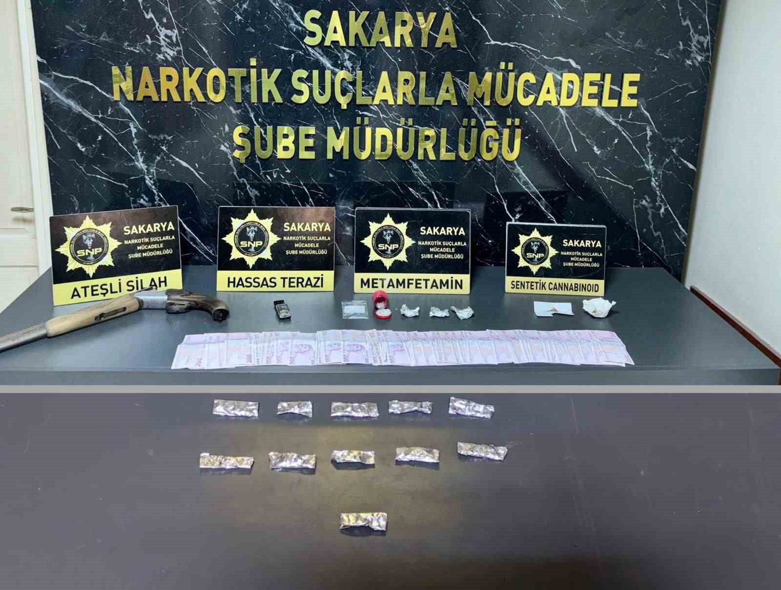 Sakarya Emniyeti zehir tacirlerine geçit vermiyor
