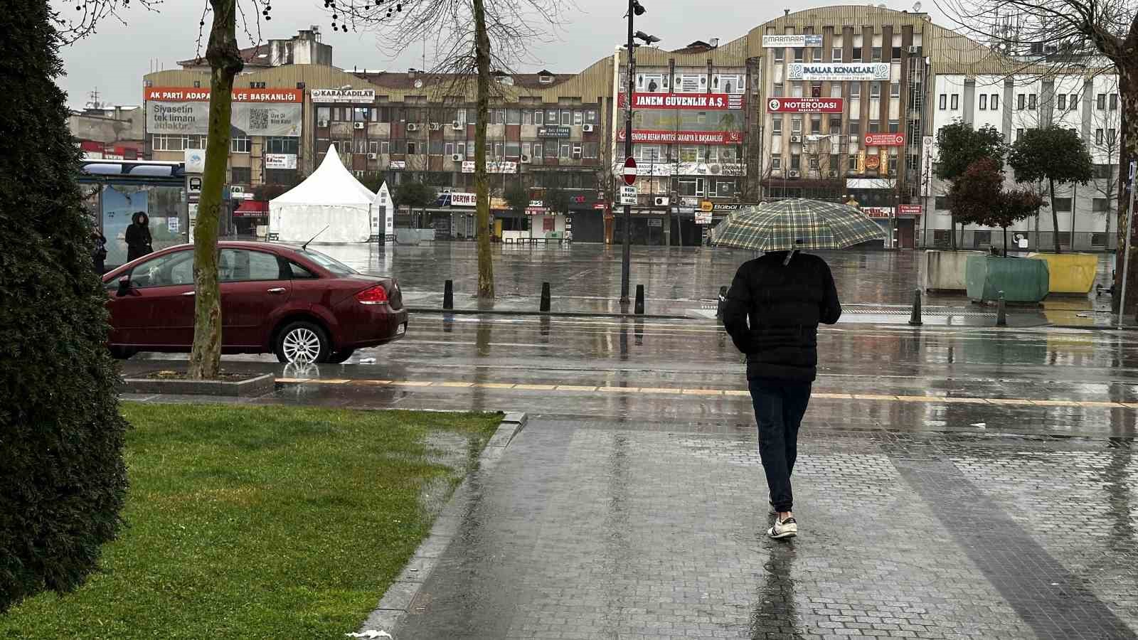 Sakarya merkezde yağmur, yaylada kar: Yüksek kesimler bayrama beyaz örtü ile girdi
