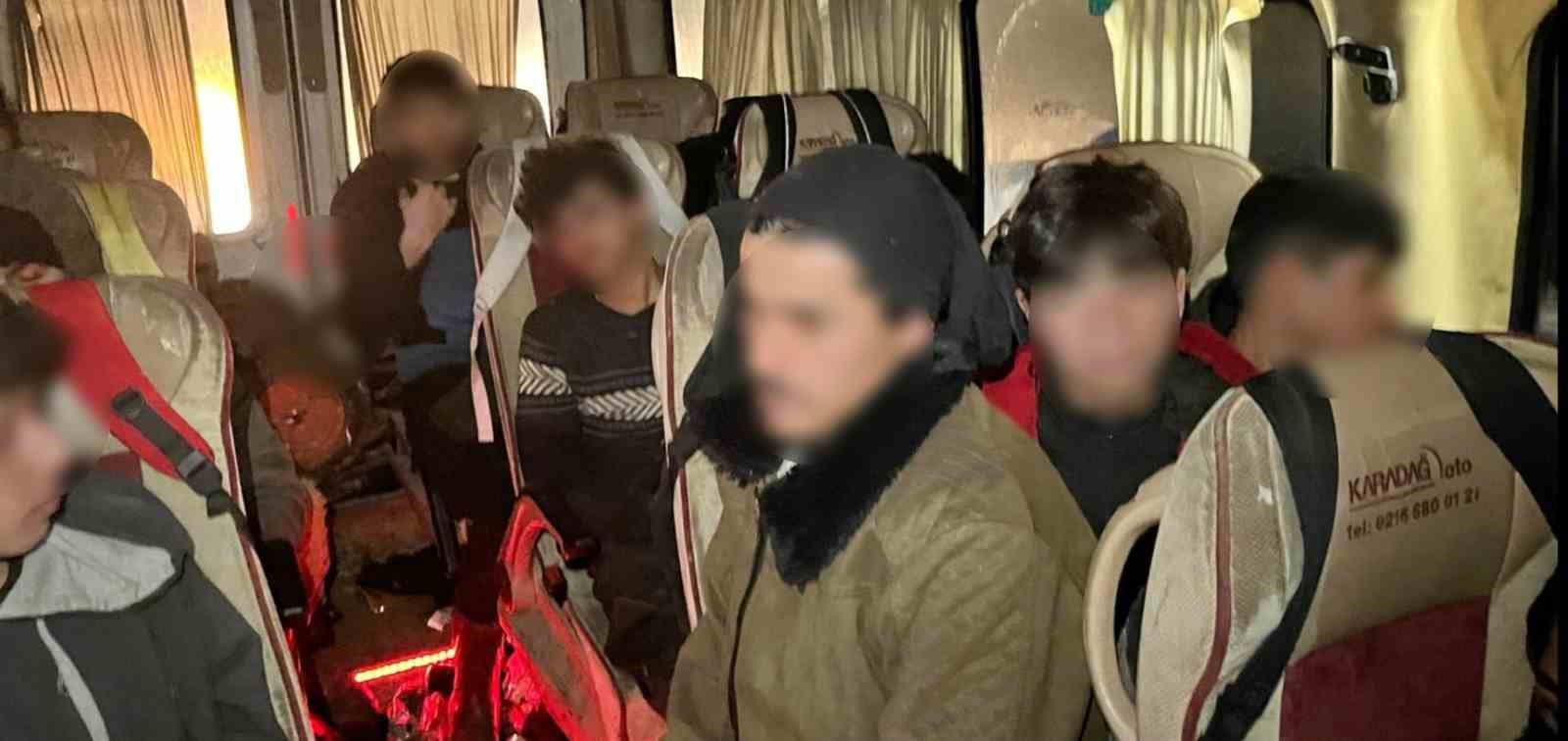 Sakarya’da 32 düzensiz göçmen yakalandı

