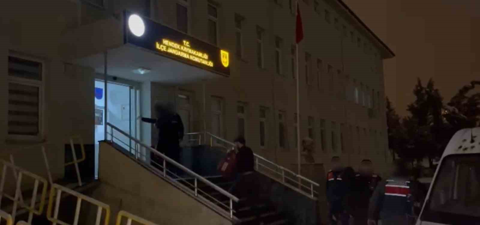 Sakarya’da 32 düzensiz göçmen yakalandı
