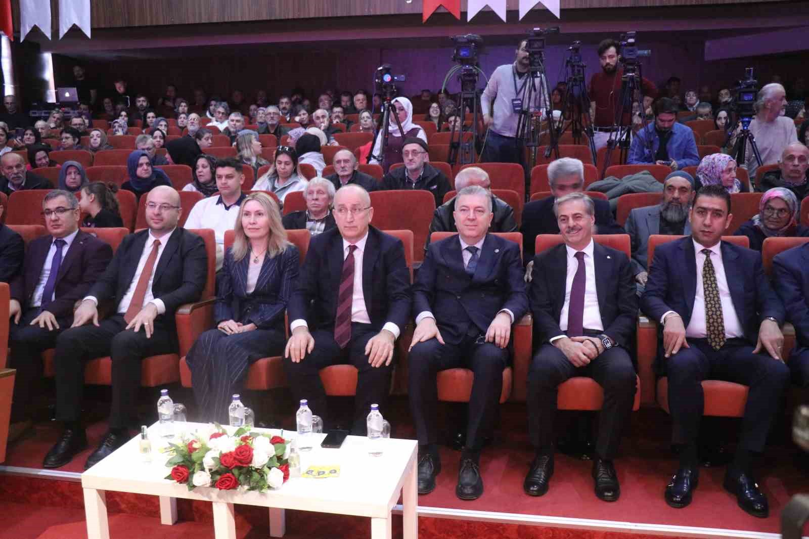 Sakarya’da 6 bin 633 hak sahibi kura ile belirlendi
Sakarya’da 6 bin 633 hak sahibi kura ile belirlendi