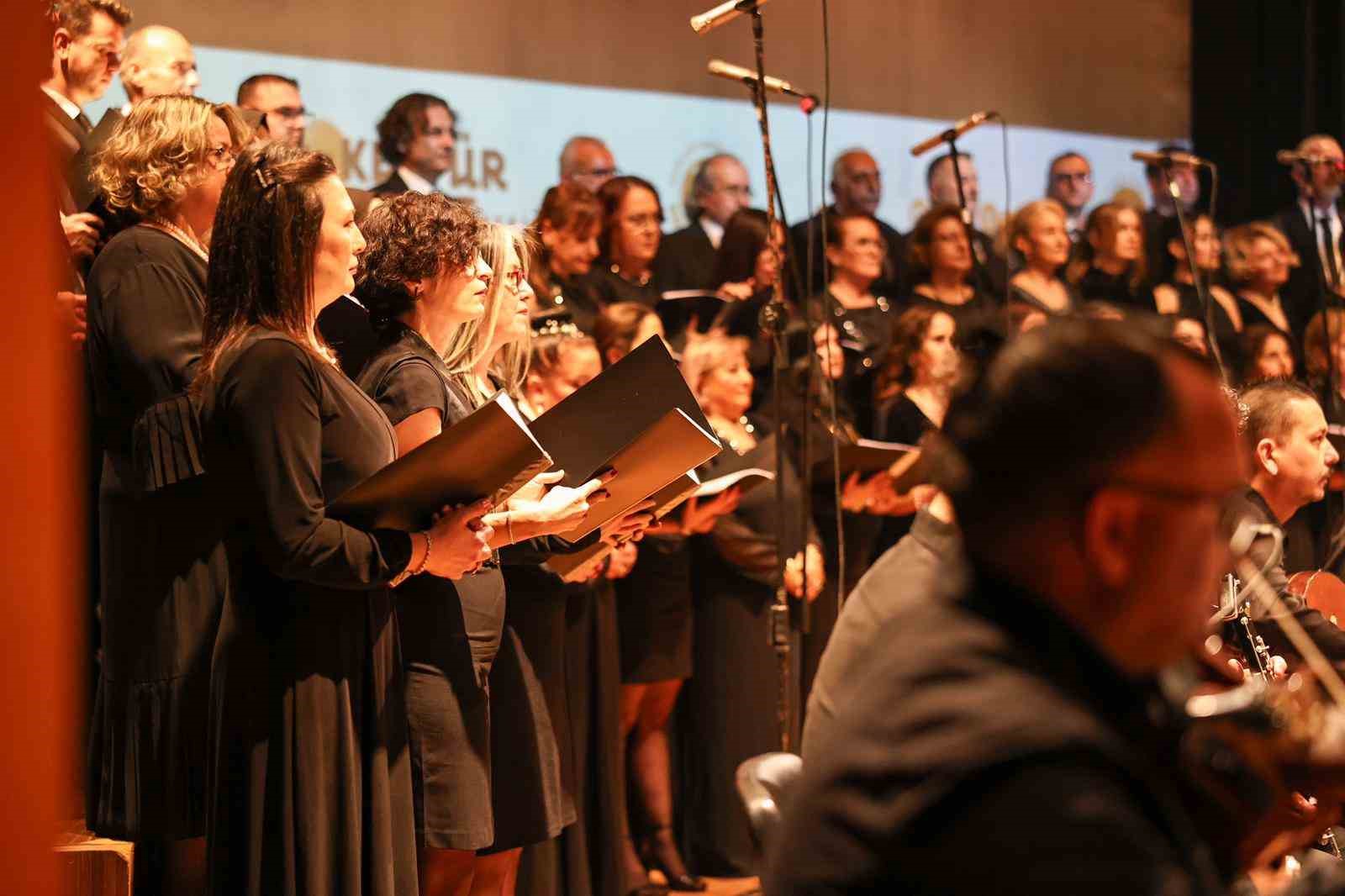 Sakarya’da Hüzzam makamında konser yoğun ilgi gördü
