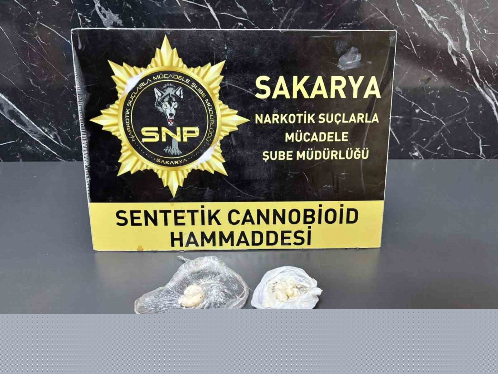 Sakarya’da iki ilçede zehir taciri operasyonu: 2 tutuklama
