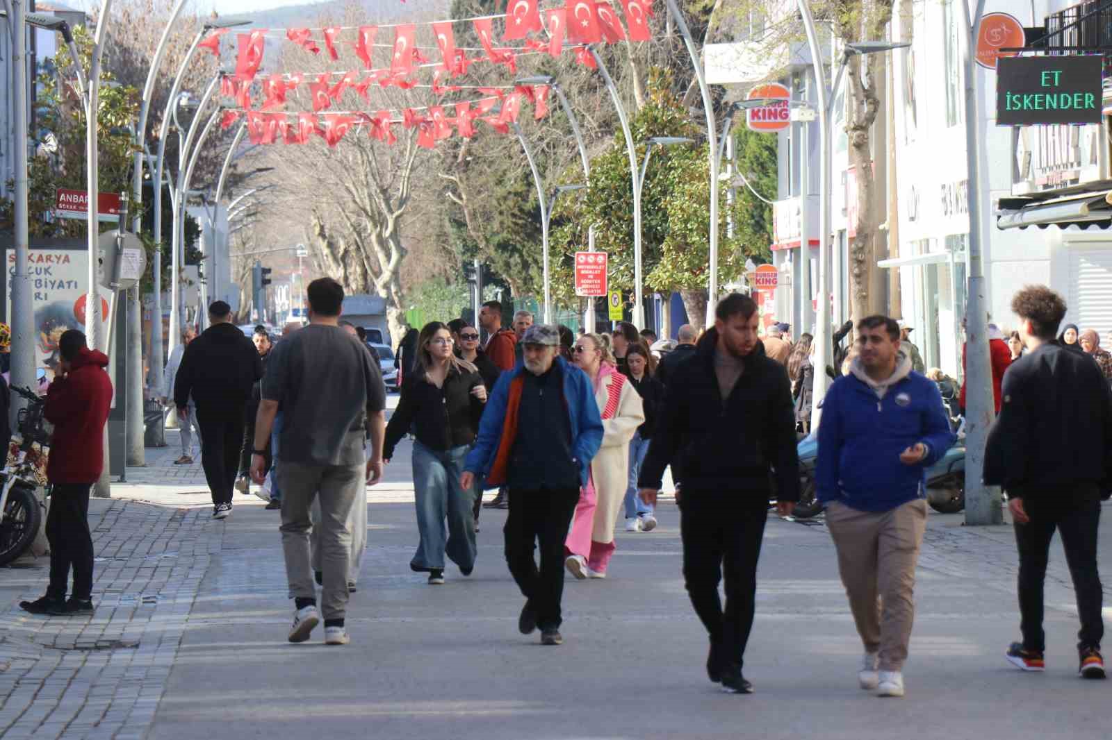 Sakarya’da şubat ayında bahardan kalma günler yaşanıyor
