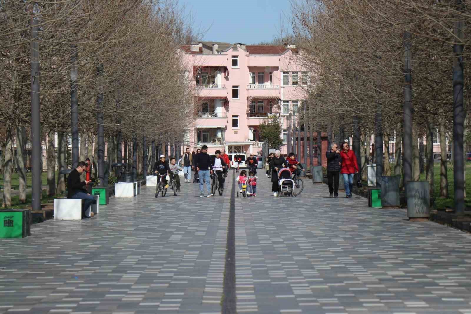 Sakarya’da şubat ayında bahardan kalma günler yaşanıyor
