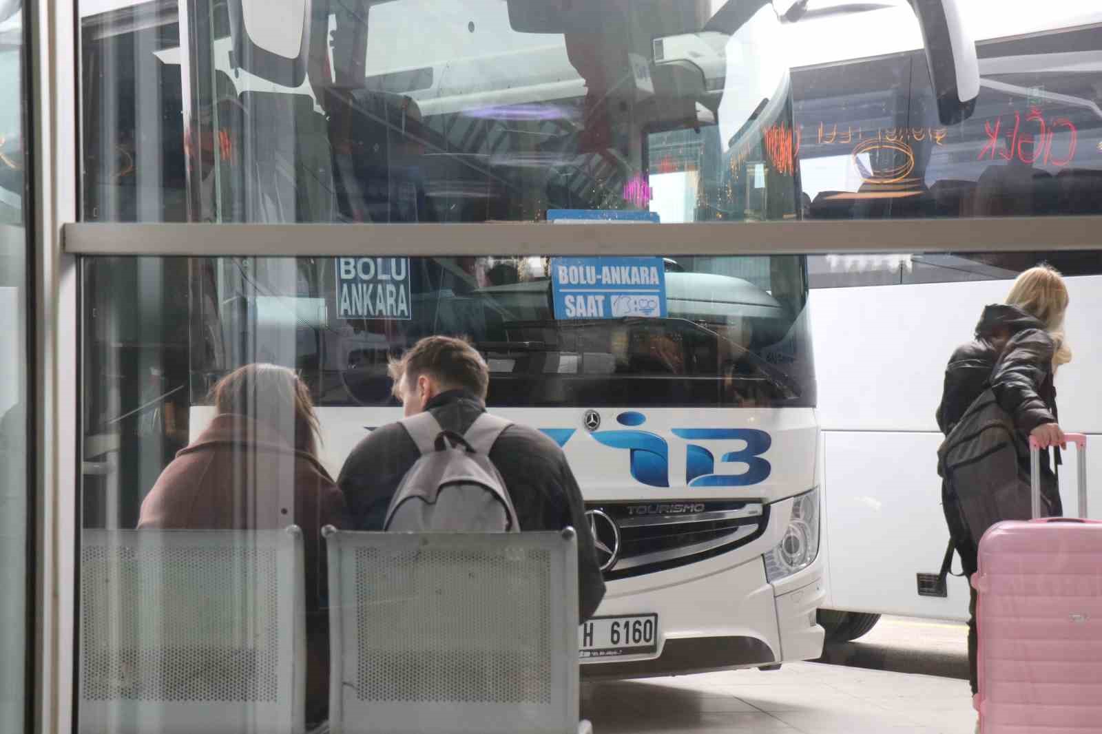 Sakarya’da tren istasyonu ve otogarda arife sakinliği
