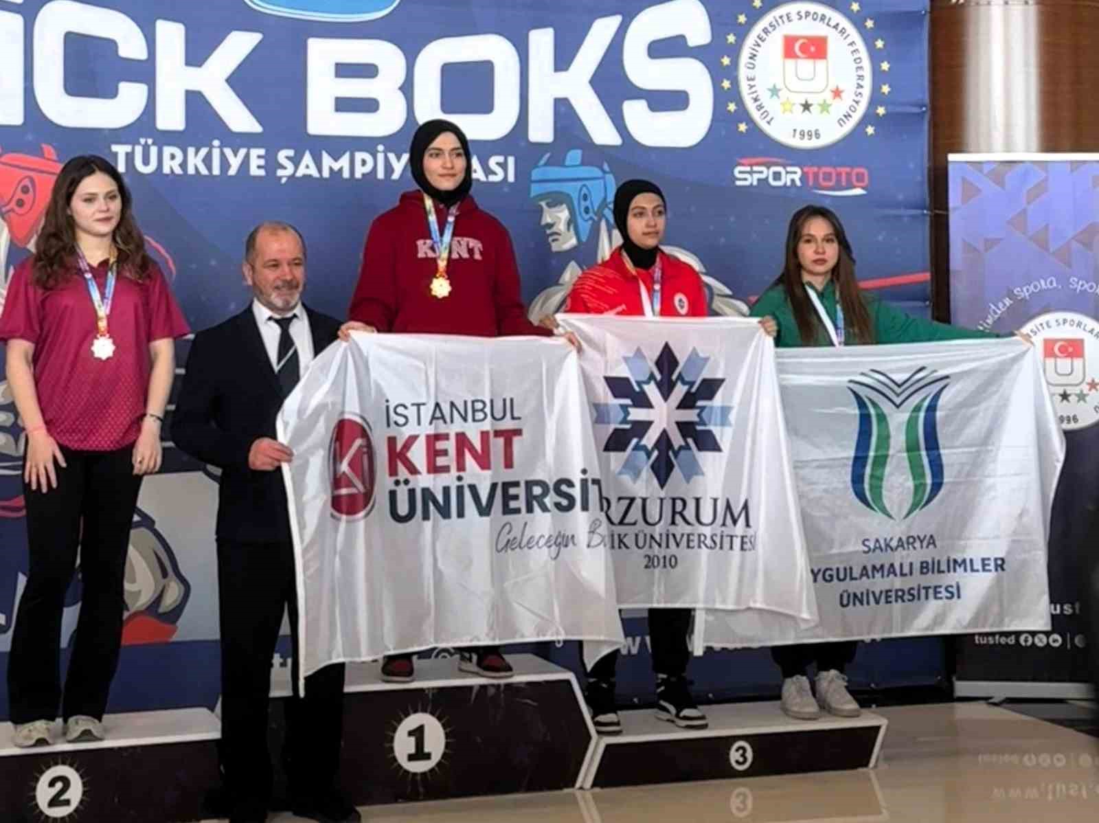 Sakaryalı öğrenciler ringden 2 madalya ile döndü
