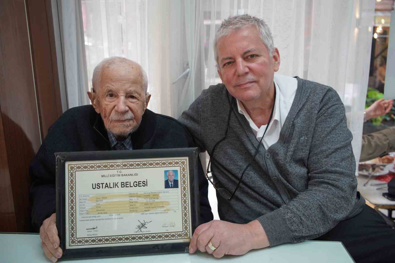 Sakarya’nın 100 yaşındaki dönercisi 84 yıldır mesleğini sürdürüyor
