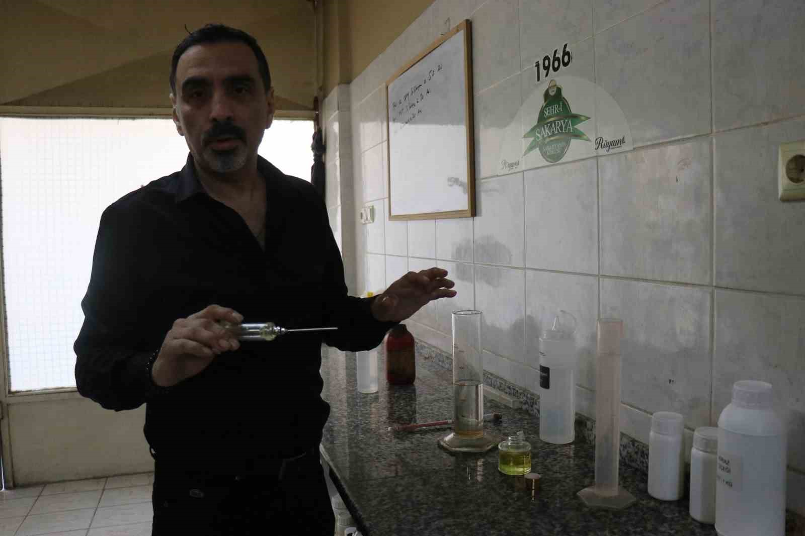 Sakarya’nın çiçekleri şişelendi, kokusu dünyayı sardı
