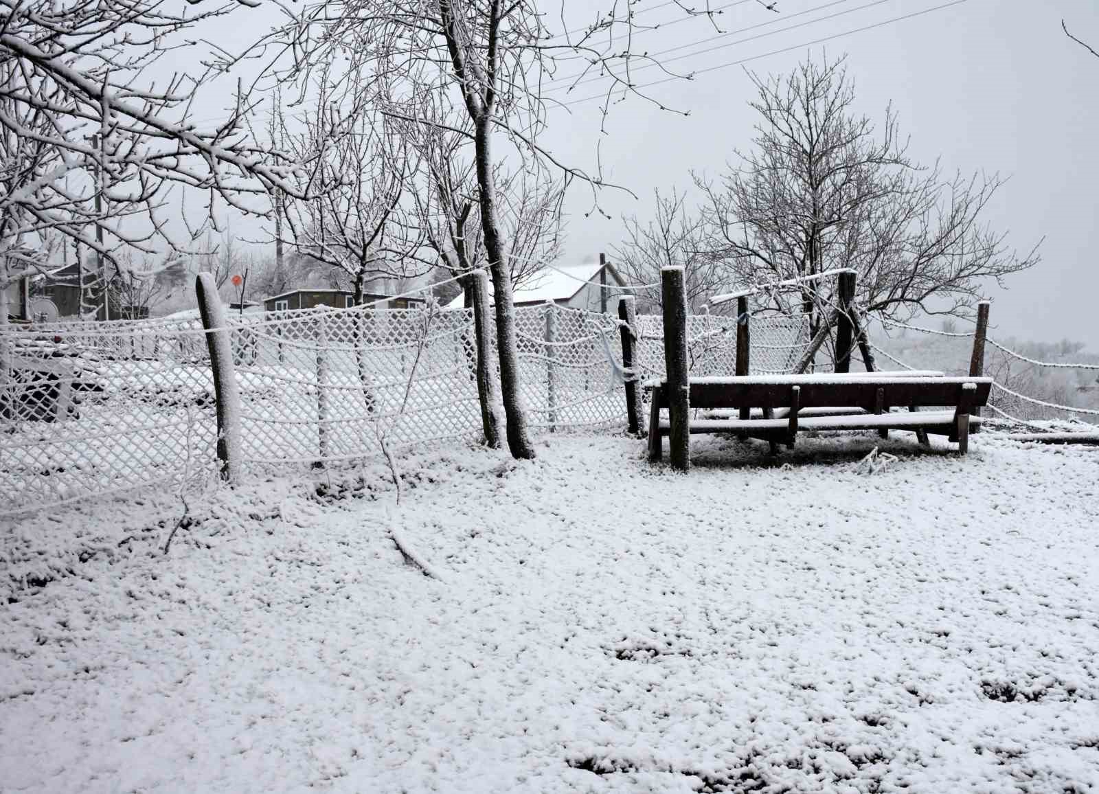 Sakarya’nın yüksek kesimleri beyaz gelinliğini yeniden giydi
