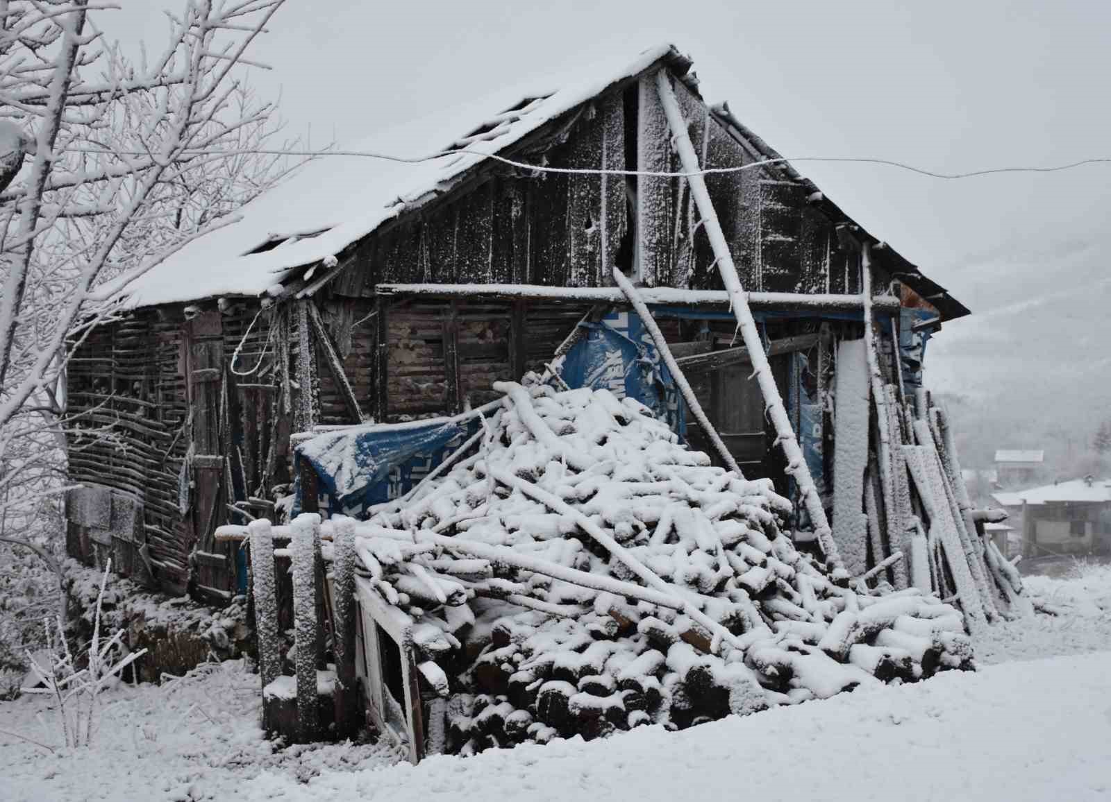 Sakarya’nın yüksek kesimleri beyaz gelinliğini yeniden giydi
