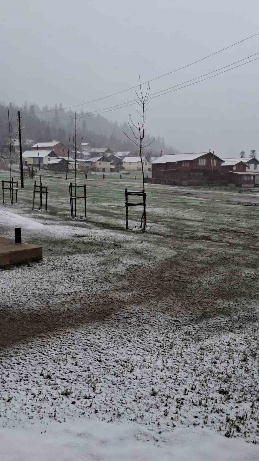 Sakarya’nın yüksek kesimleri beyaza büründü
